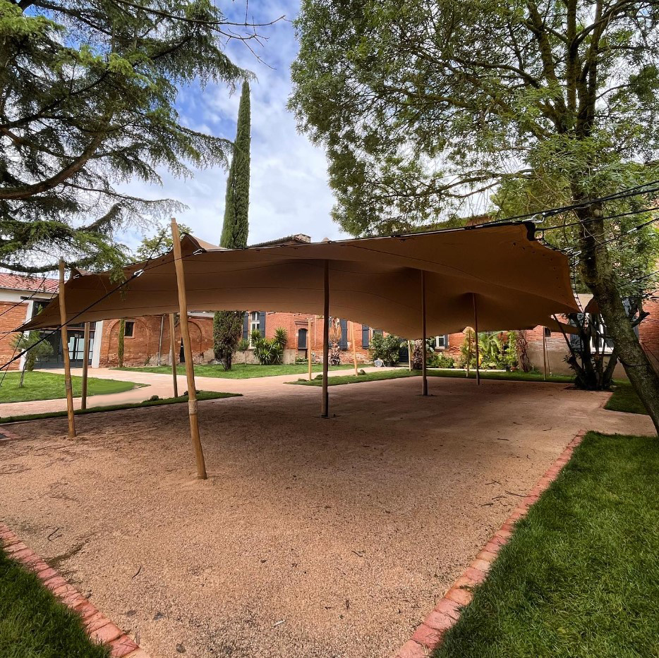 Château Latournelle - Cour